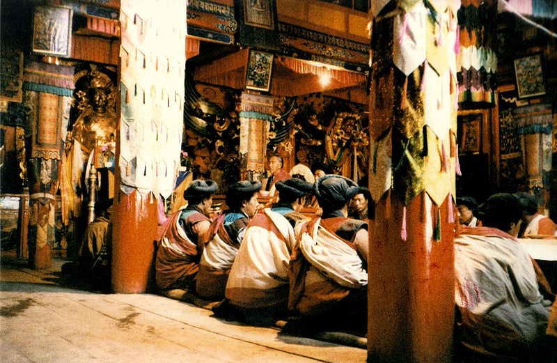 File:Lama Gonpo with ngagpas.jpg